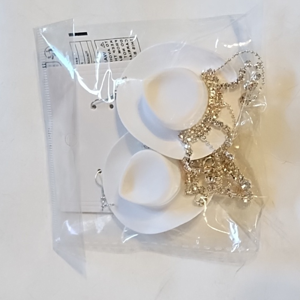 NEW Elegant Silver/White Cowgirl Hat Earrings - Picture 9 of 9